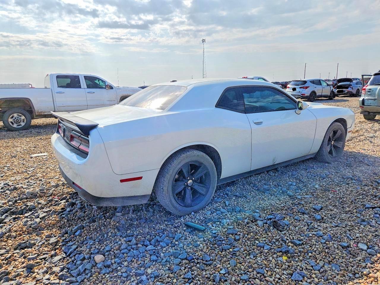 2016 Dodge Challenger Sxt - zdjęcie 3