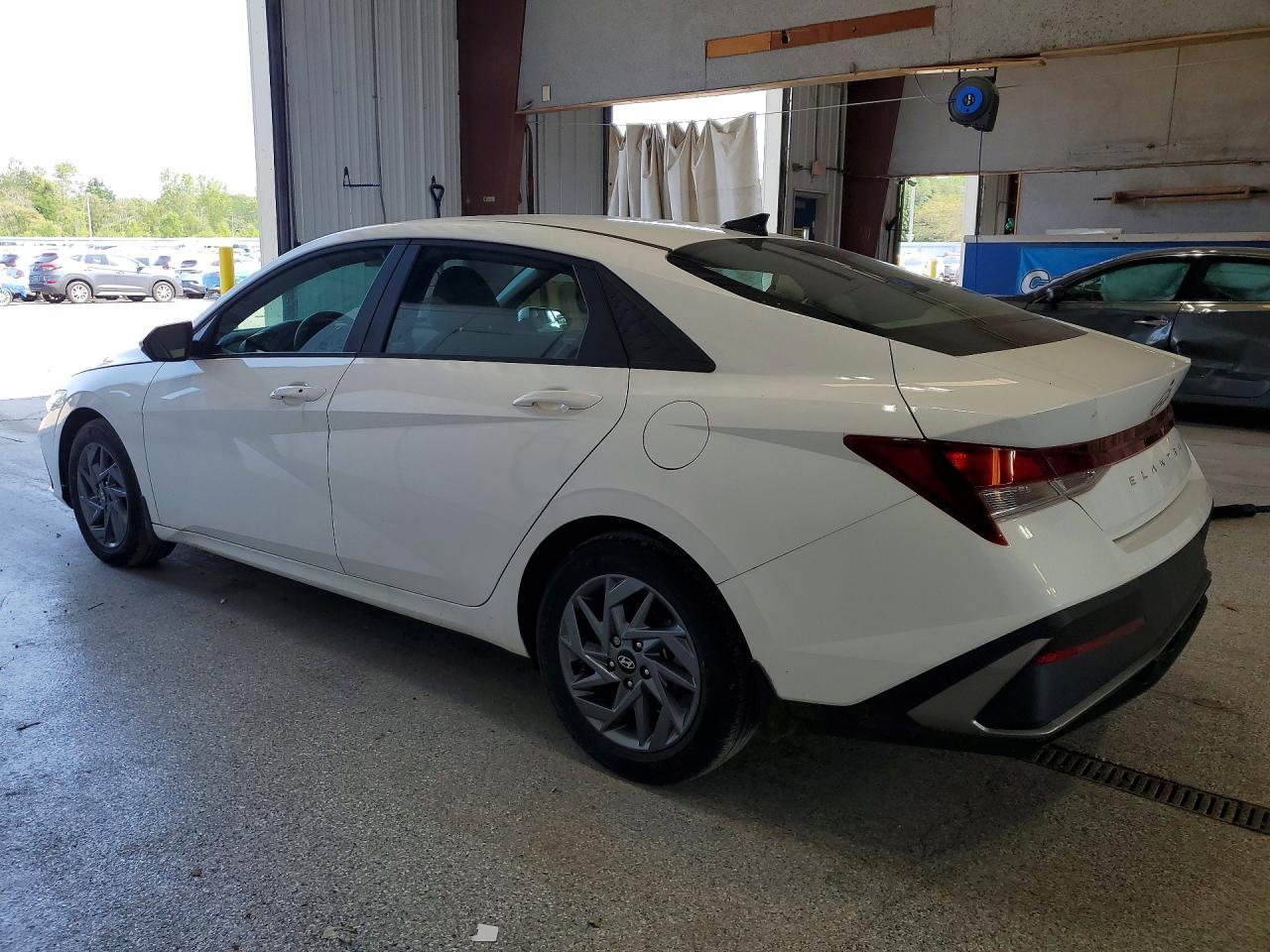 2024 Hyundai Elantra Sel - zdjęcie 2