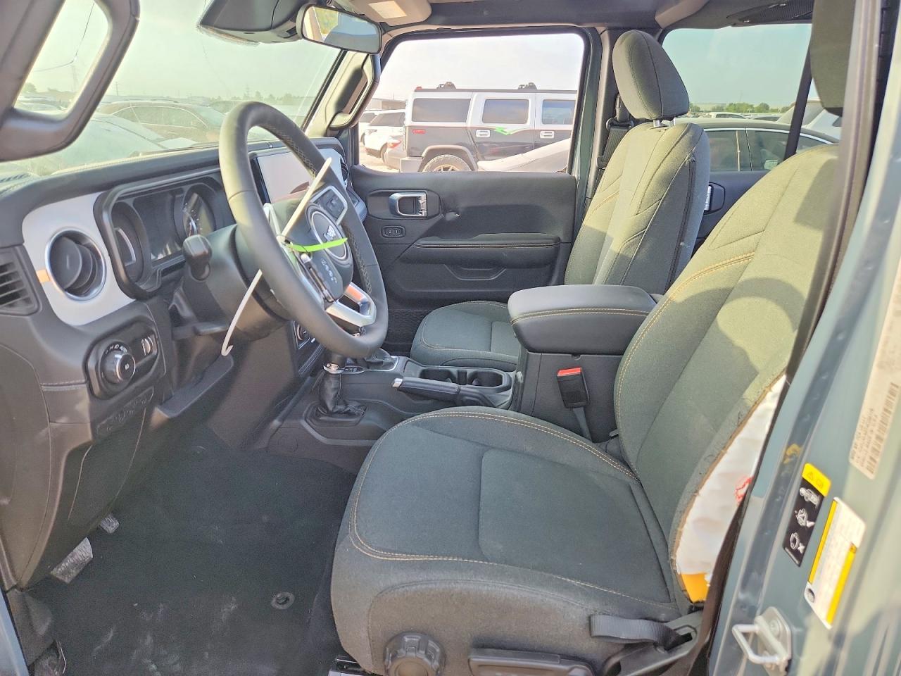 2026 Jeep Wrangler Sahara - zdjęcie 7