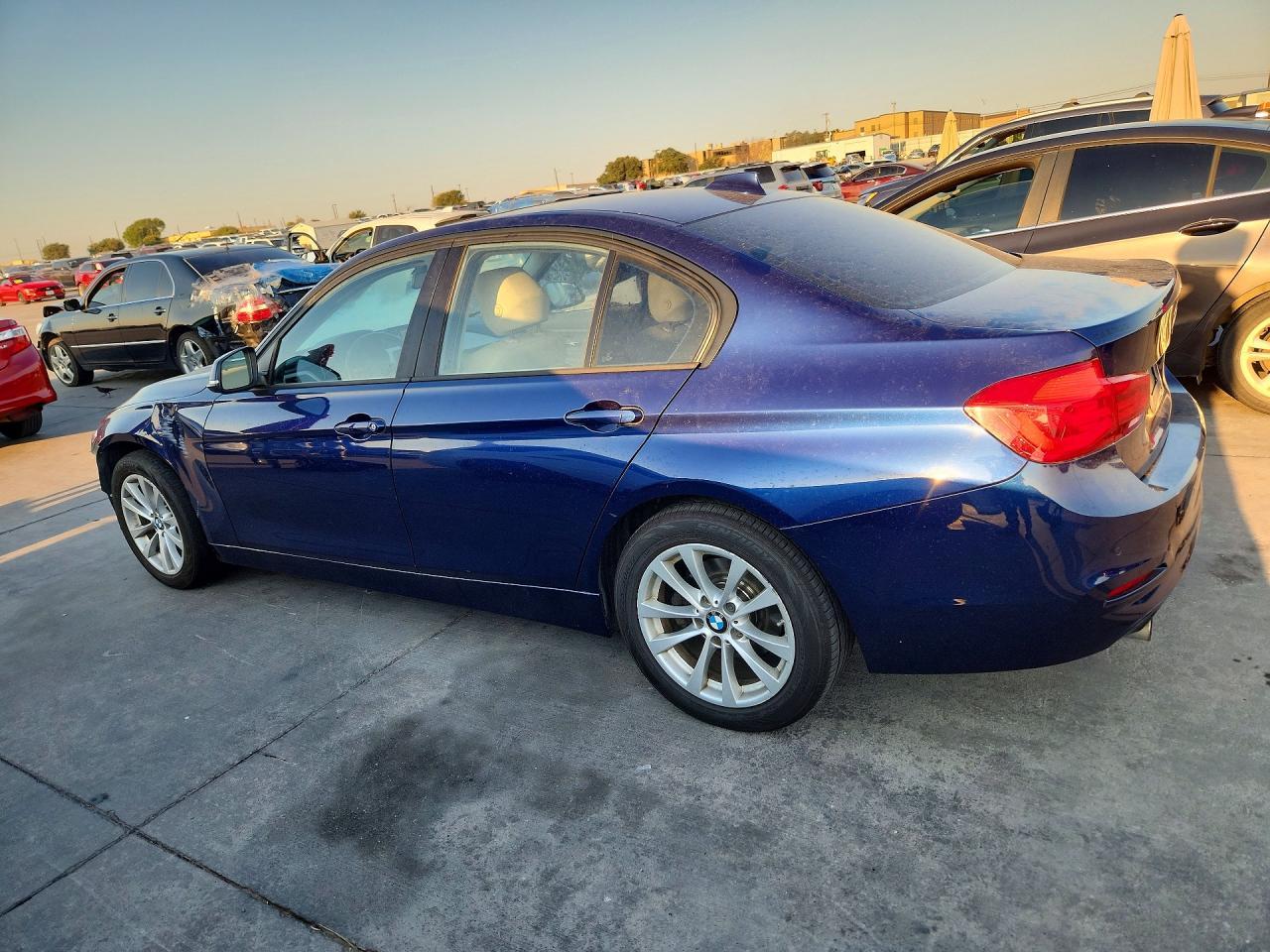 2016 BMW 320 I - zdjęcie 2