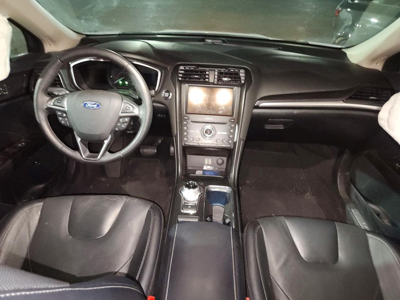 2019 Ford Fusion Titanium - zdjęcie 8