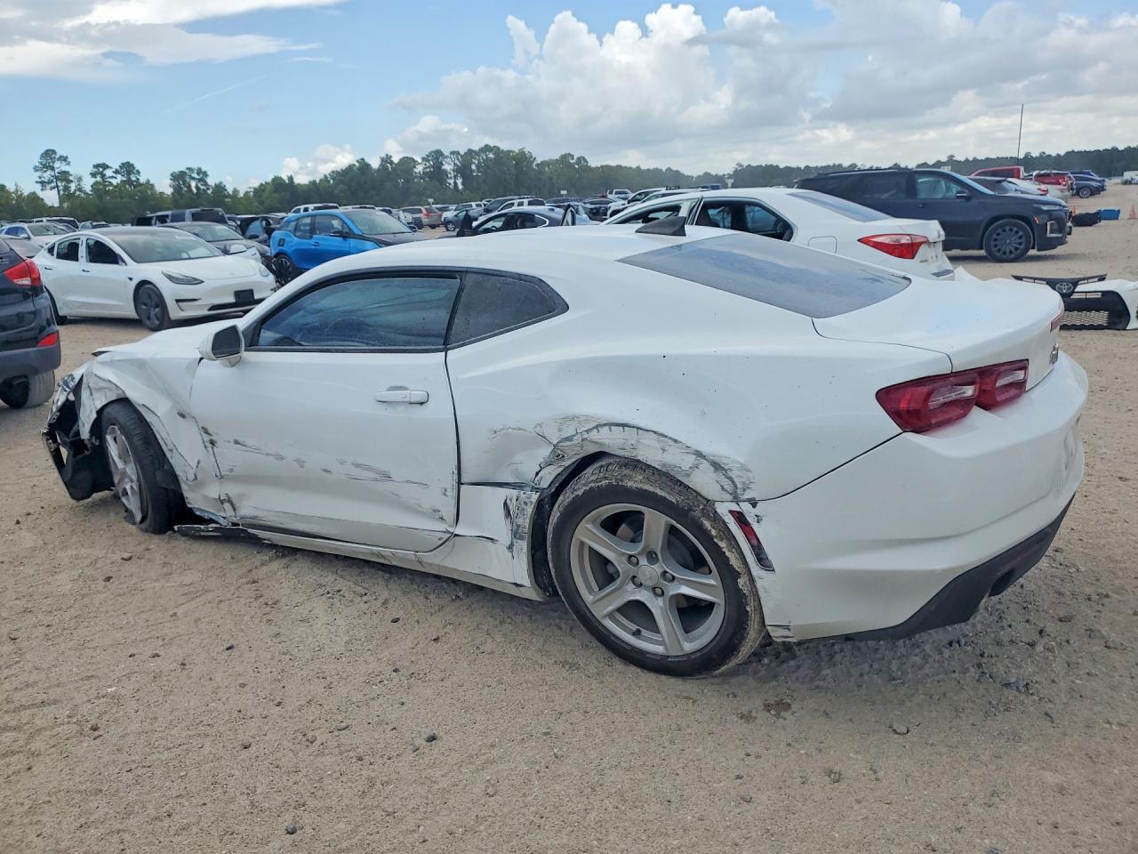 2021 Chevrolet Camaro Ls - zdjęcie 2