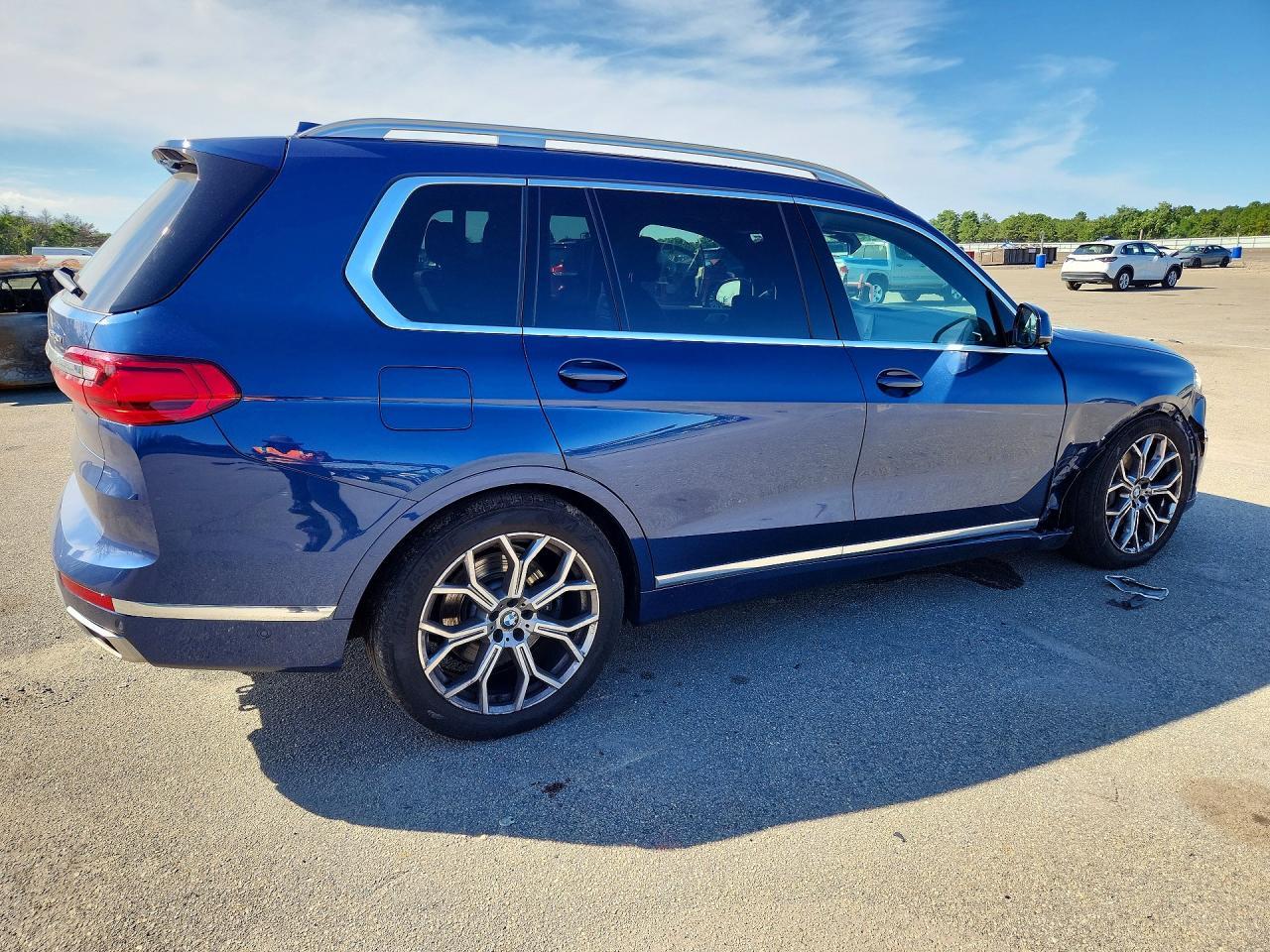 2020 BMW X7 xDrive40I - zdjęcie 3