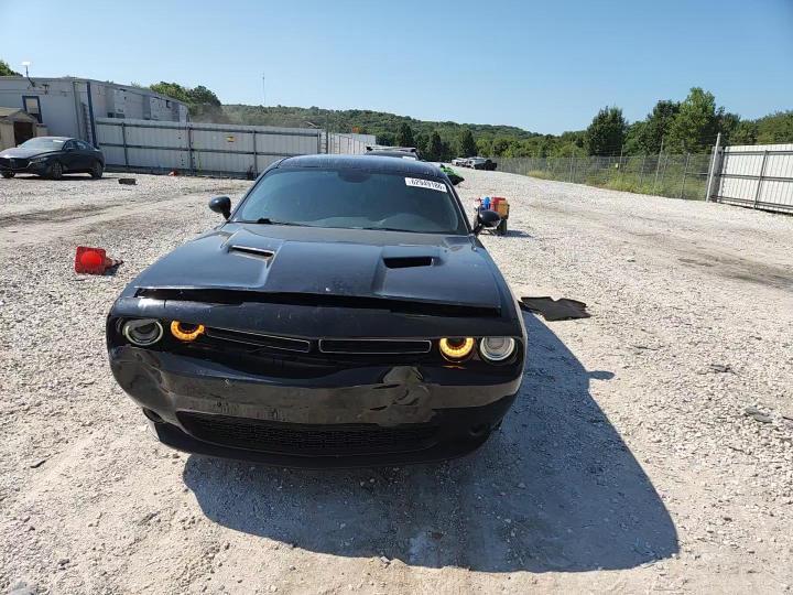 2021 Dodge Challenger Sxt - zdjęcie 13