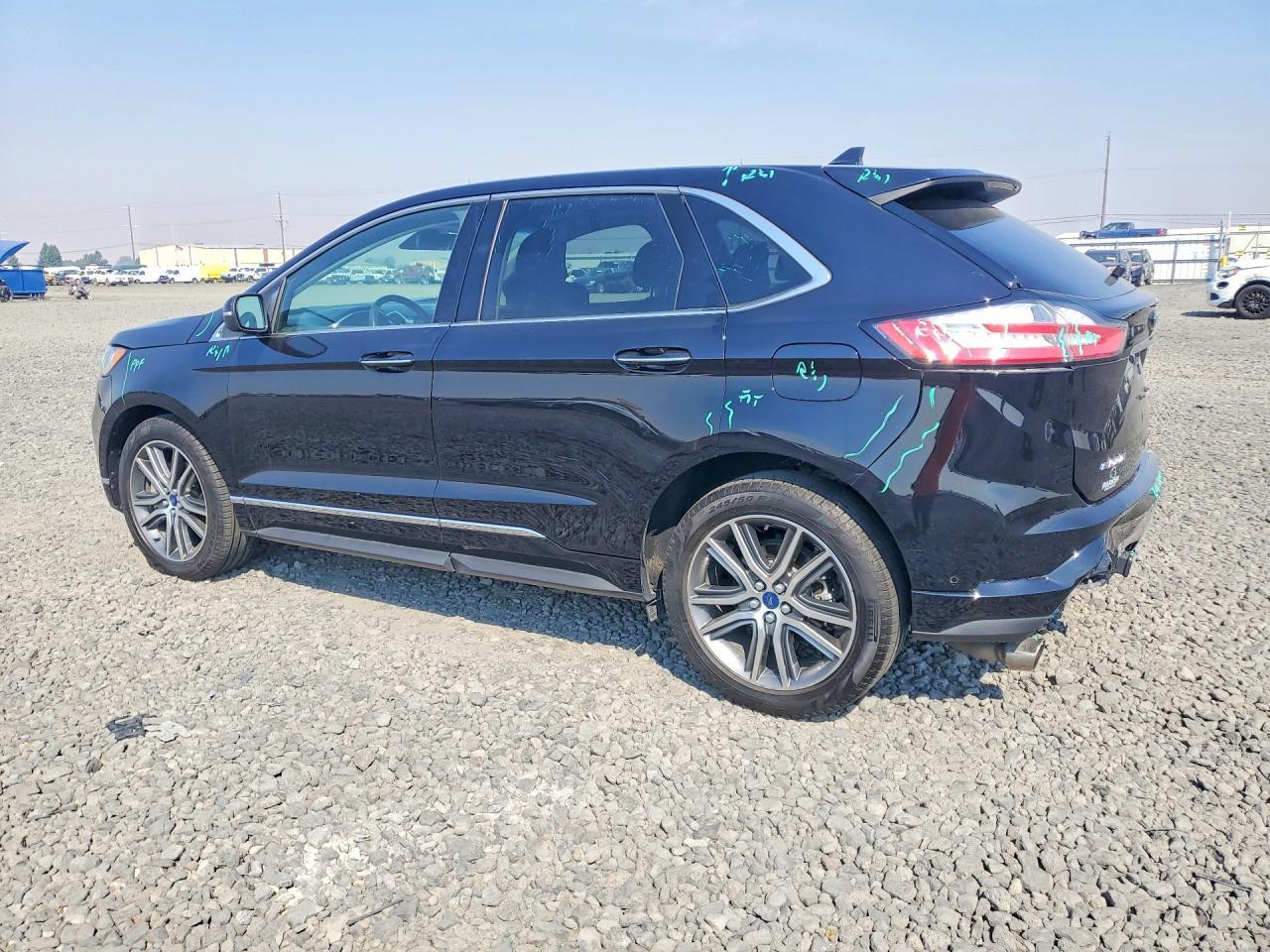 Ford Edge - zdjęcie 2