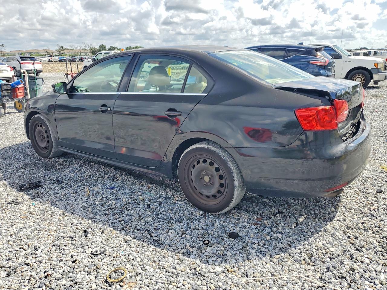 2013 Volkswagen Jetta Se - zdjęcie 2