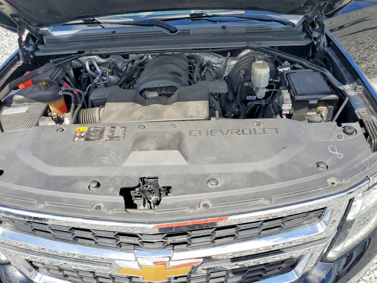 2016 Chevrolet Suburban C1500 Lt - zdjęcie 12