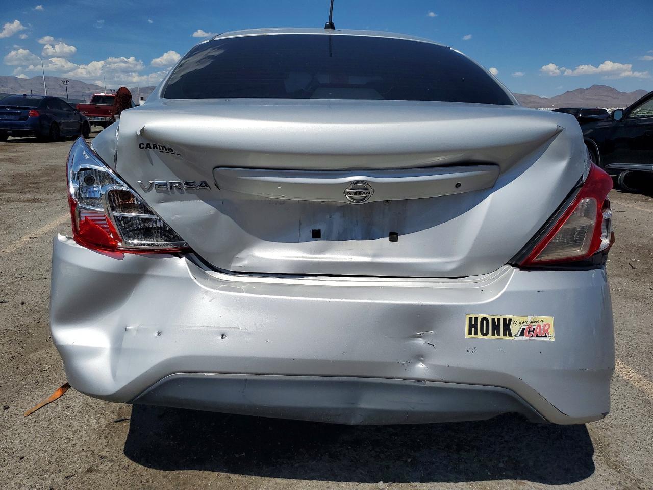 2017 Nissan Versa 1.6 S - zdjęcie 6