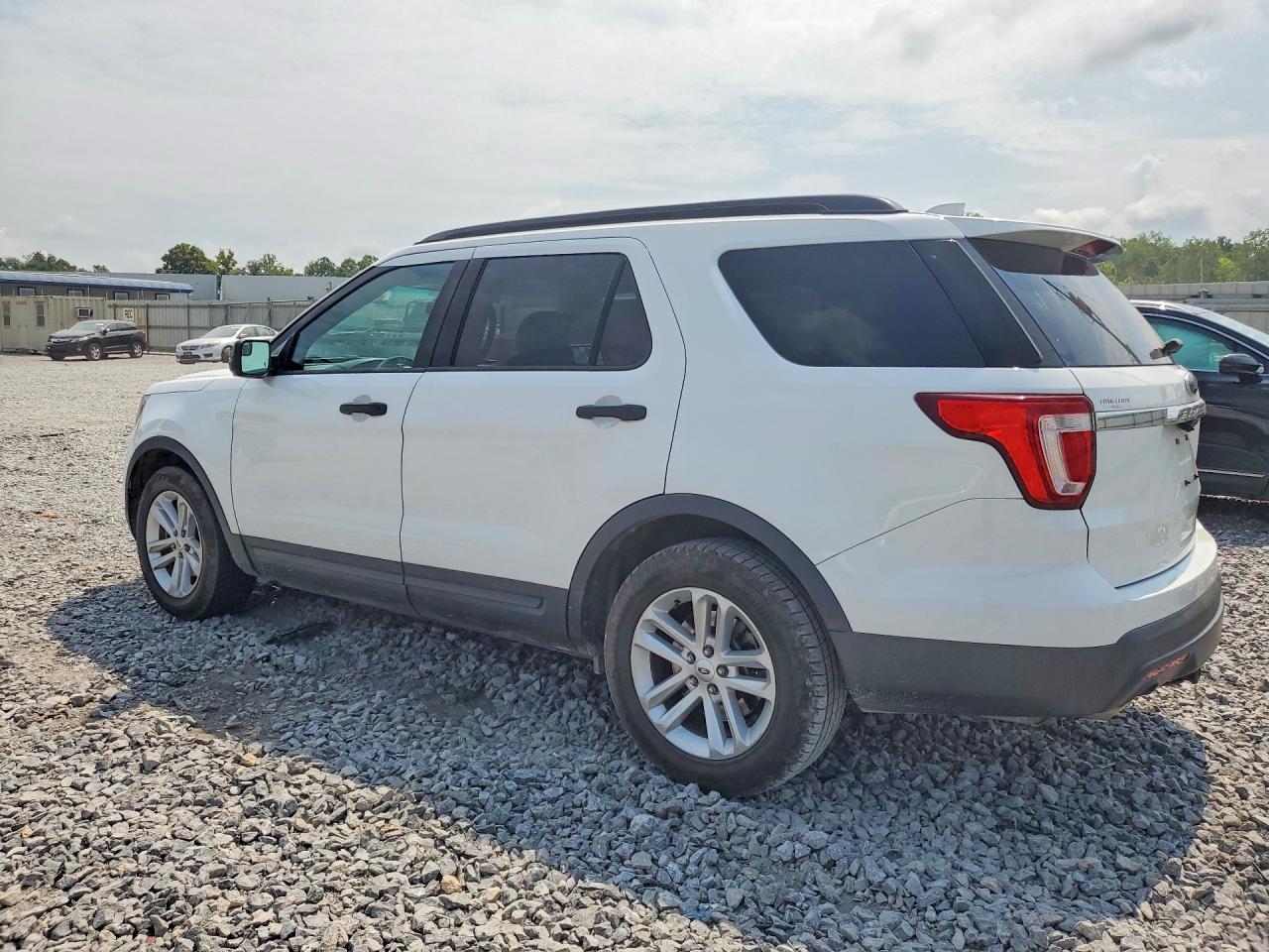 2016 Ford Explorer - zdjęcie 2