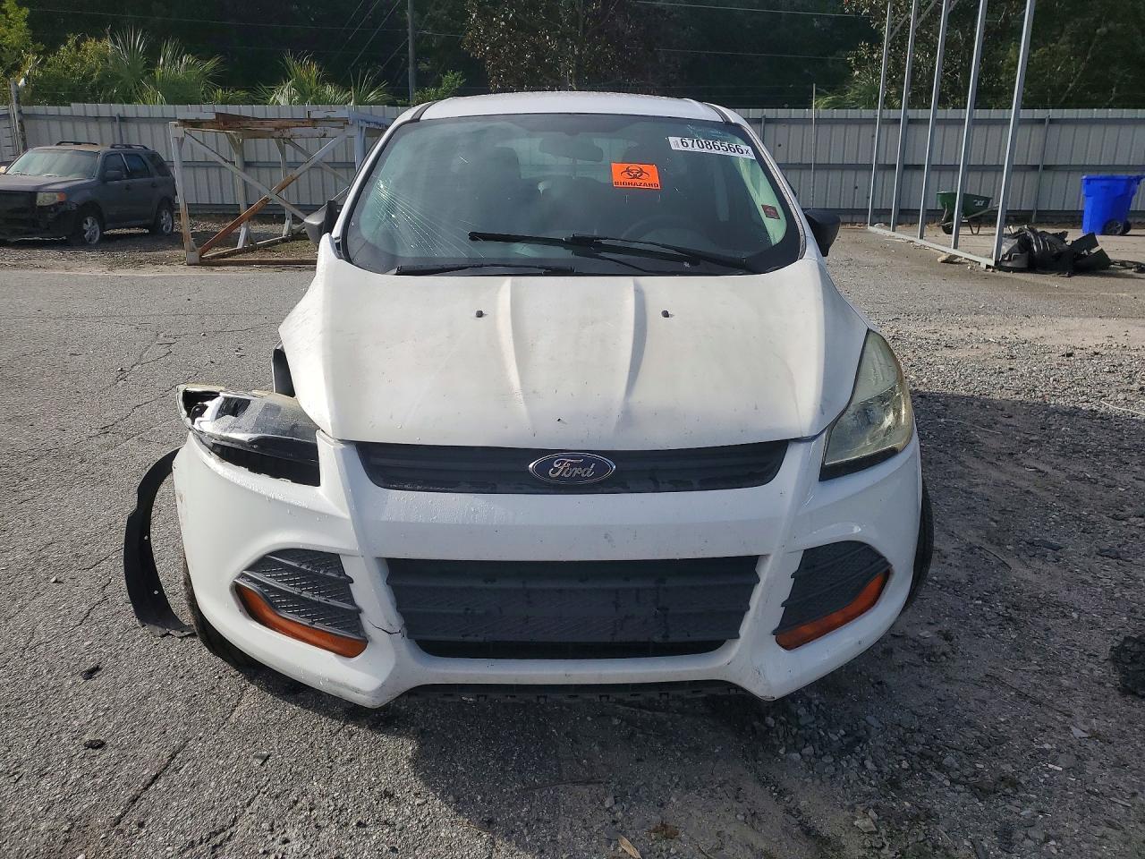 2016 Ford Escape S - zdjęcie 5