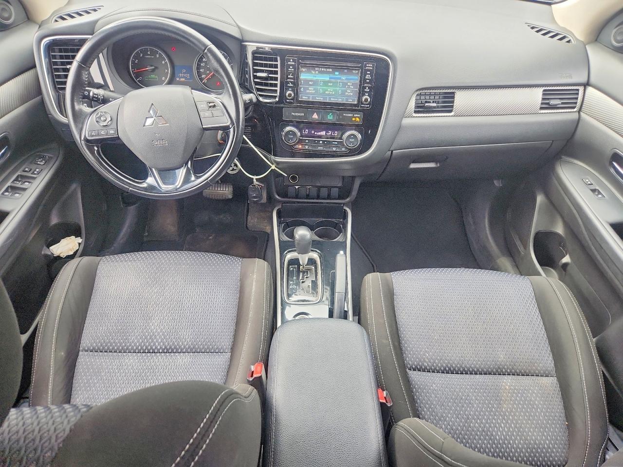 2017 Mitsubishi Outlander Es - zdjęcie 8