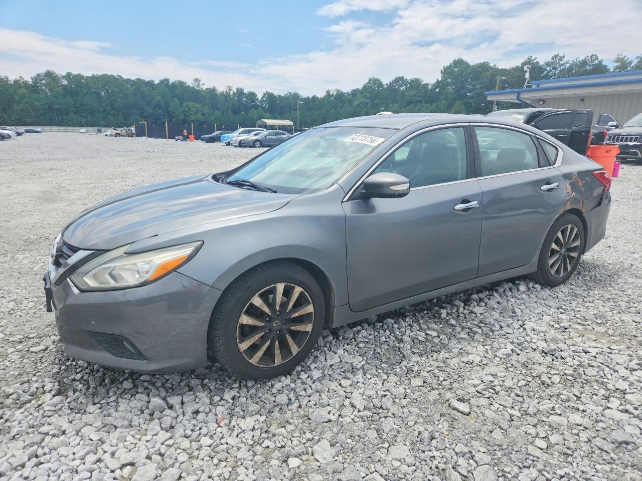 2017 Nissan Altima - zdjęcie główne