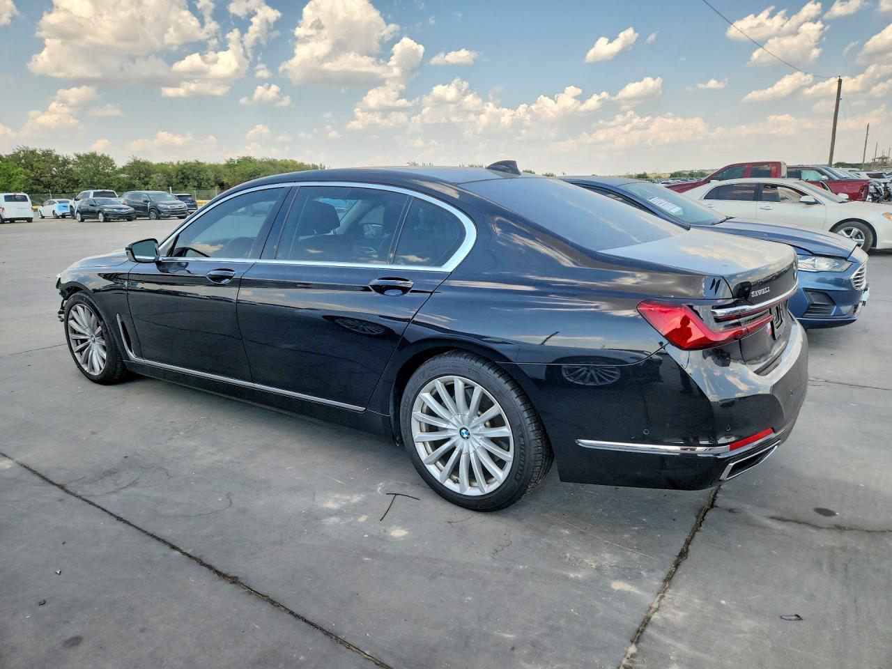 BMW Seria 7 - zdjęcie 2