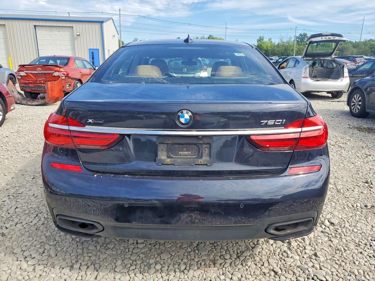 2018 BMW Seria 7 B7 - zdjęcie 6