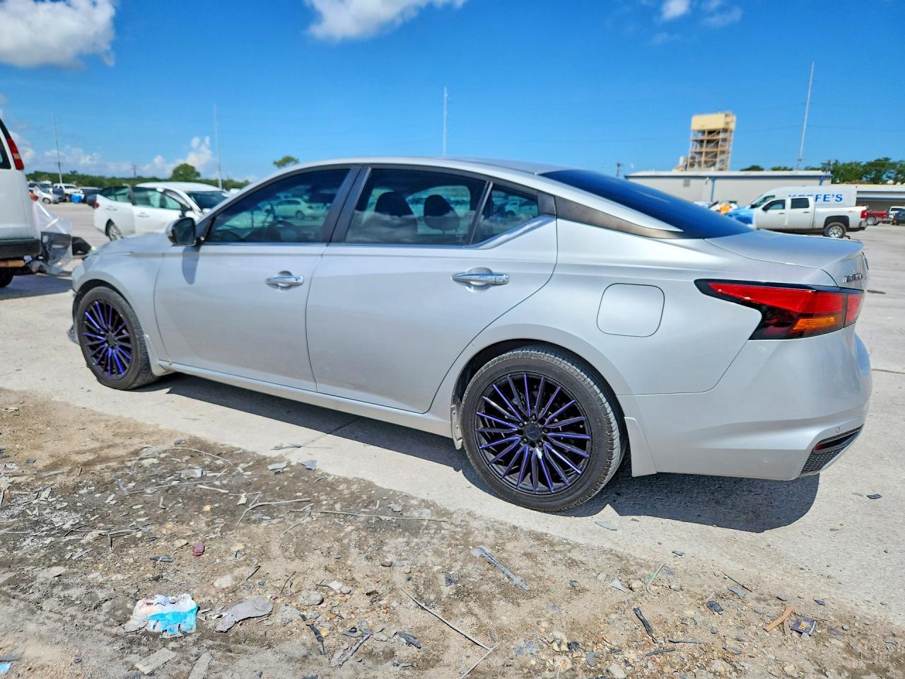 2023 Nissan Altima S - zdjęcie 2