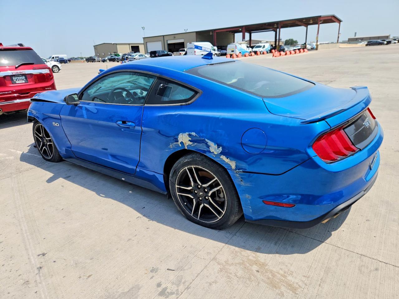2021 Ford Mustang Gt - zdjęcie 2