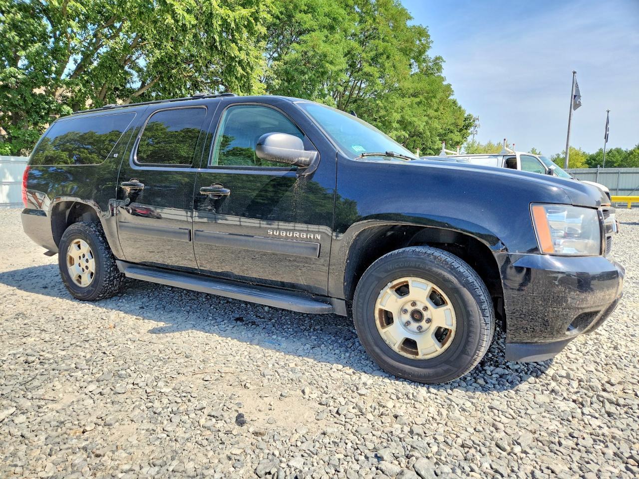 2013 Chevrolet Suburban K1500 Lt - zdjęcie 4