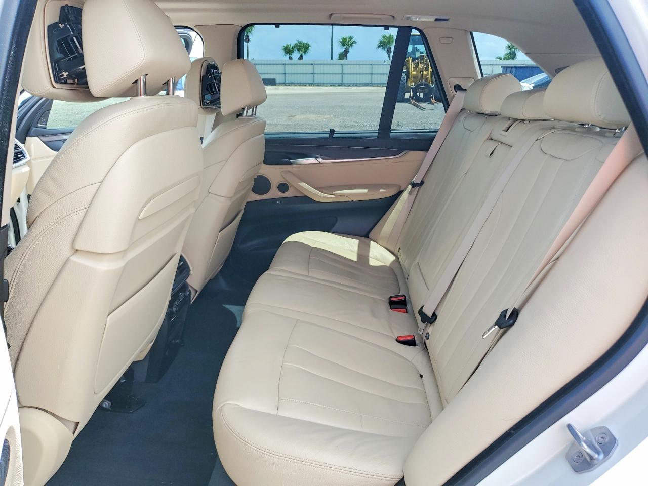 2016 BMW X5 xDrive50I - zdjęcie 11