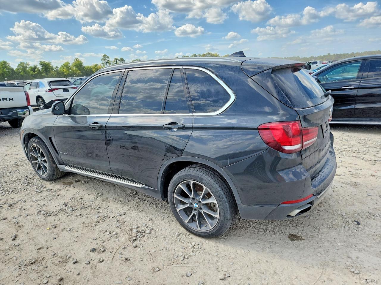 2014 BMW X5 xDrive50I - zdjęcie 2