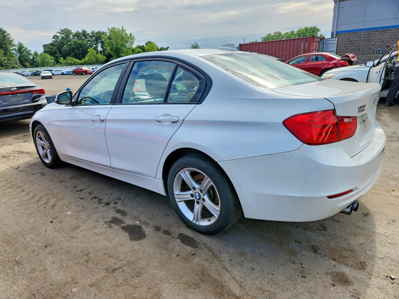 2013 BMW Seria 3 328i - zdjęcie 2