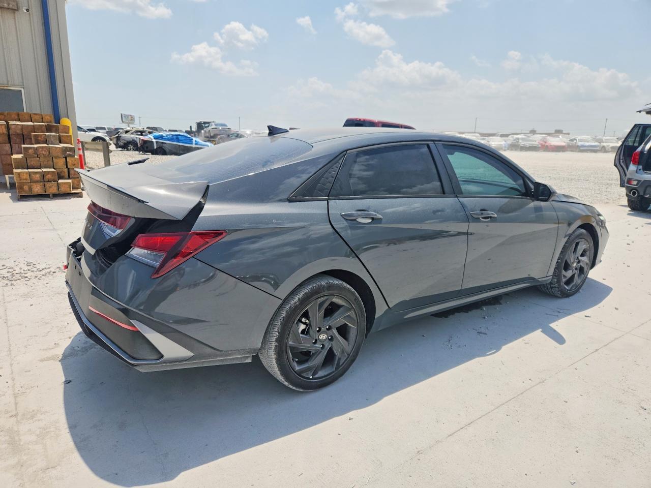 2026 Hyundai Elantra Sel Sport - zdjęcie 3