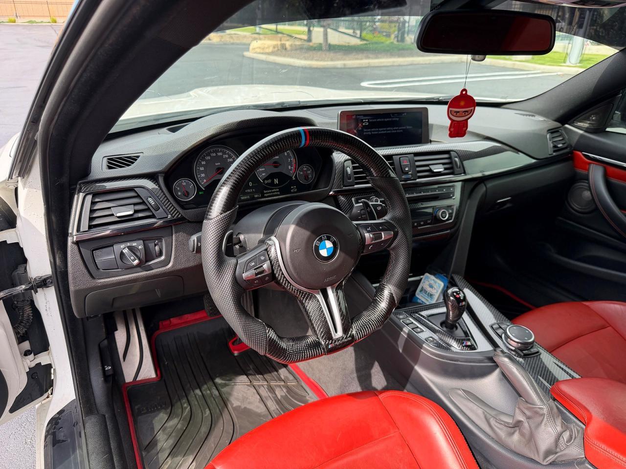 2015 BMW M4 - zdjęcie 9