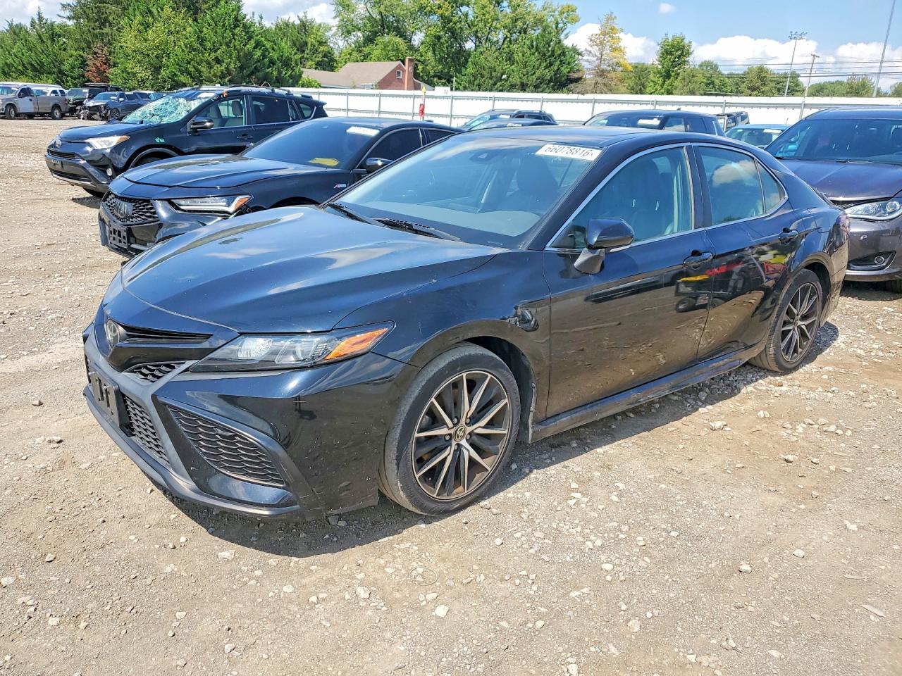 2021 Toyota Camry Se - zdjęcie główne