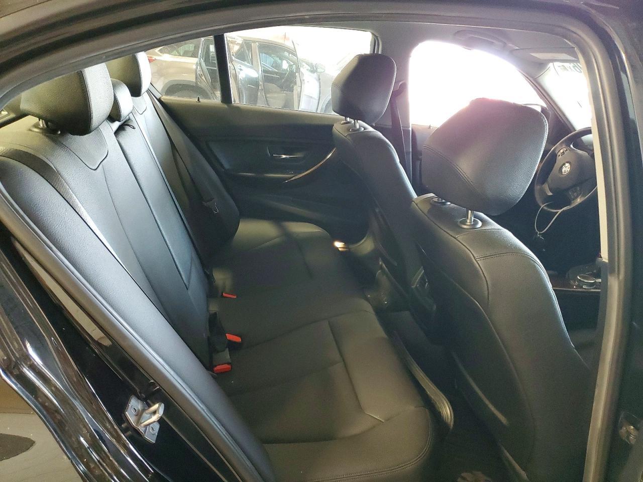 2016 BMW 320 Xi - zdjęcie 10