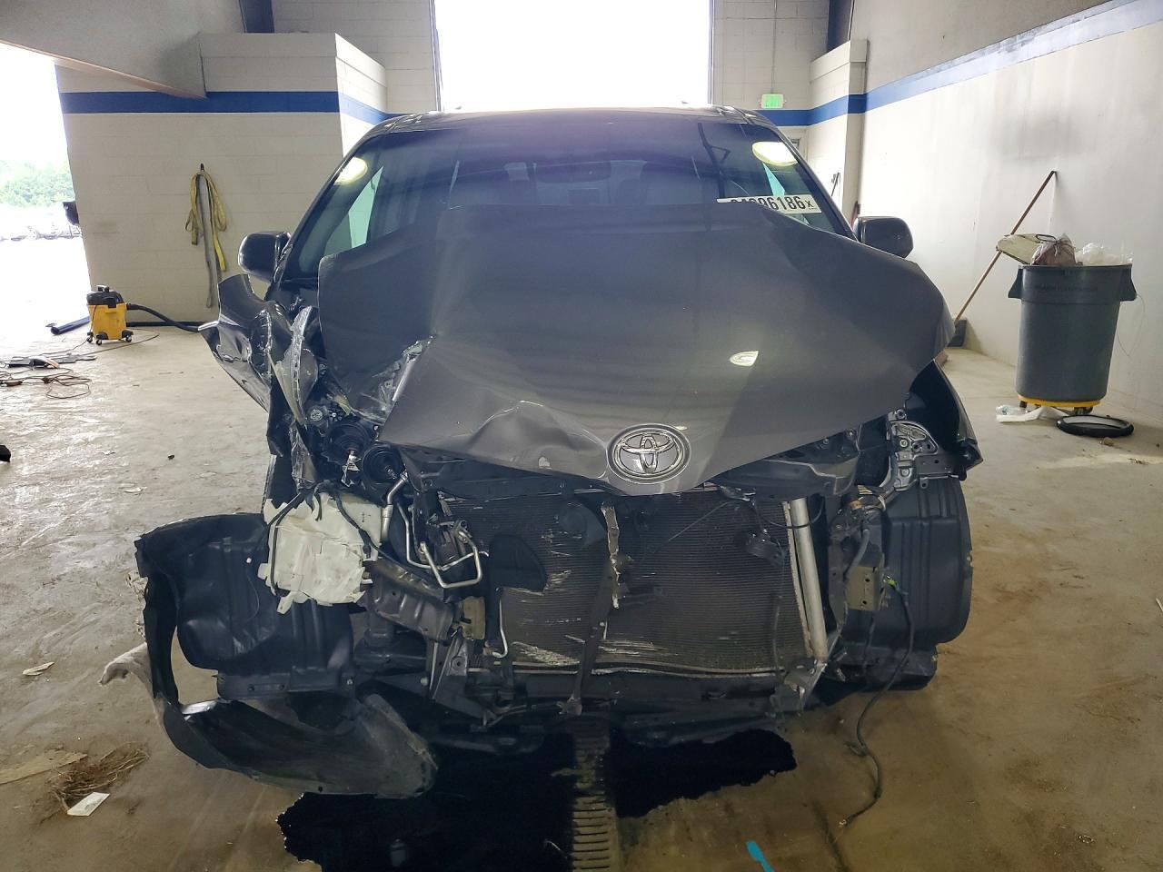 2017 Toyota Sienna Xle Premium 8-Passenger - zdjęcie 5