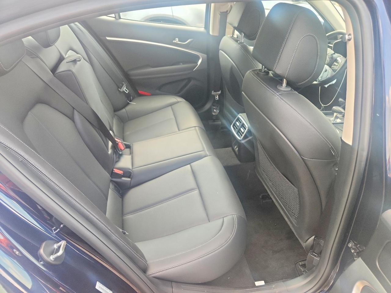 2026 Genesis G70 2.5T Standard - zdjęcie 10