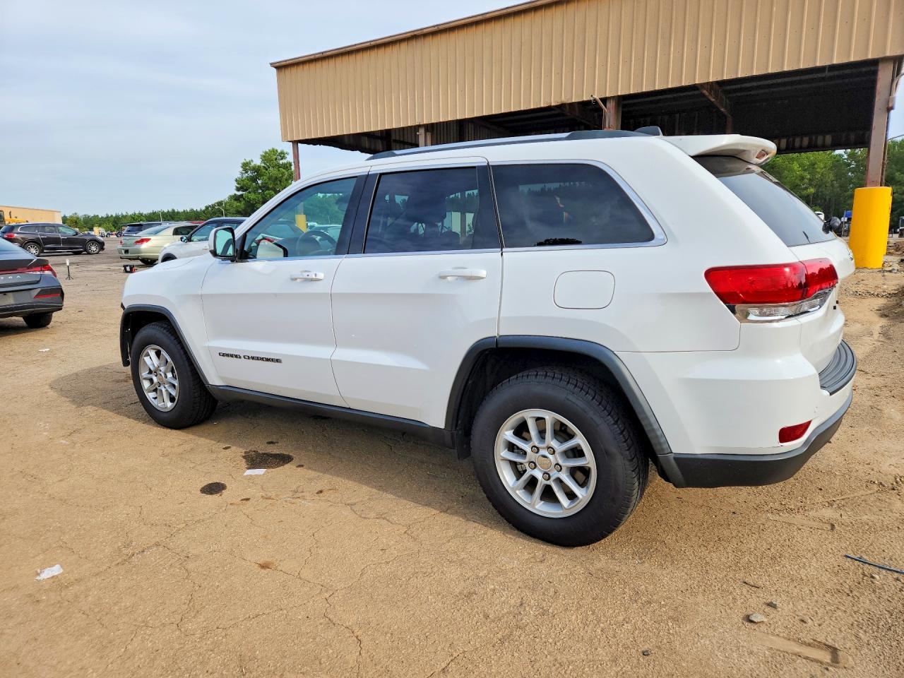 2019 Jeep Grand Cherokee Laredo - zdjęcie 2