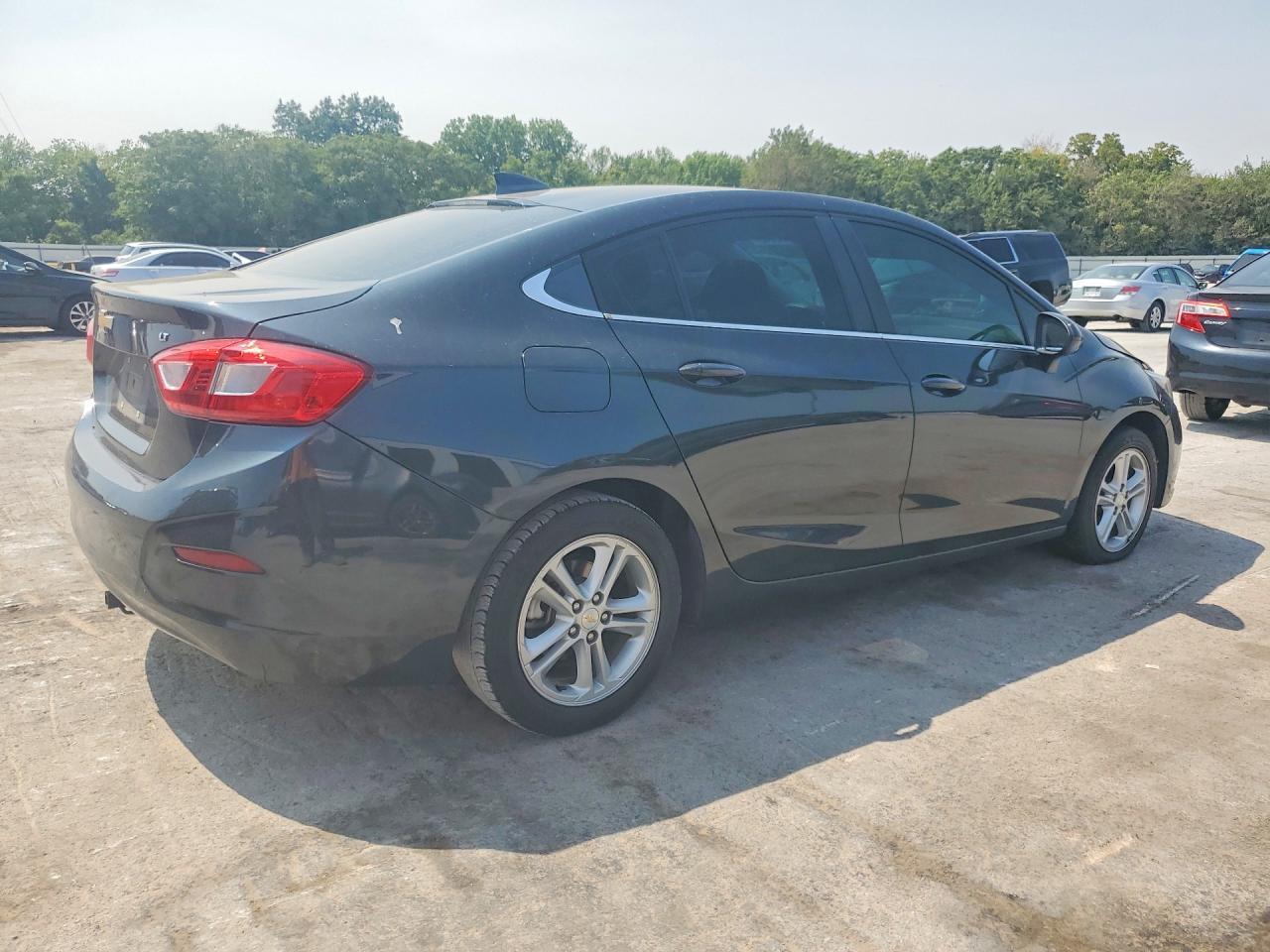 2018 Chevrolet Cruze Lt - zdjęcie 3