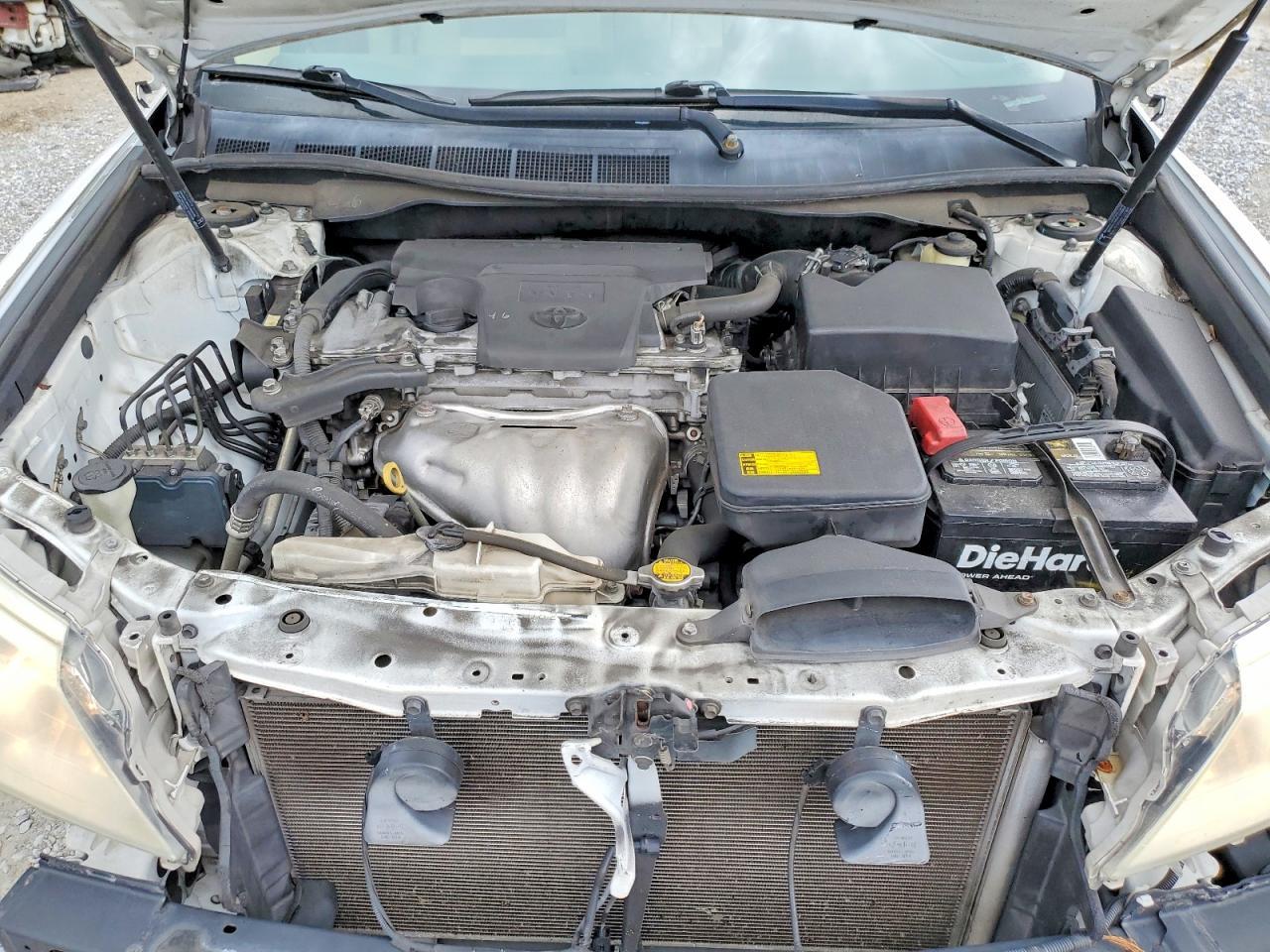 2014 Toyota Camry Le - zdjęcie 11
