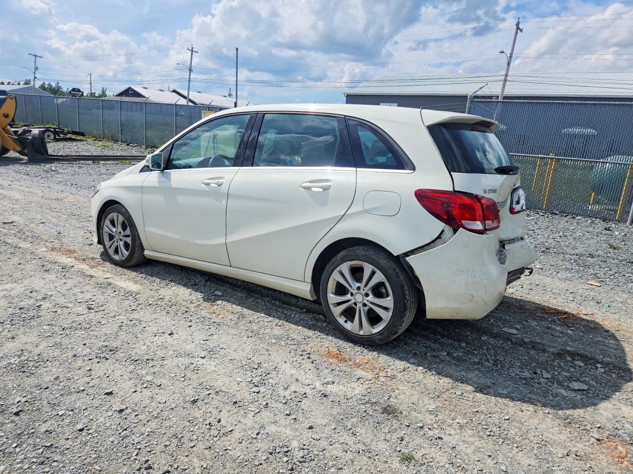 2017 Mercedes-Benz B 250 4Matic - zdjęcie 2