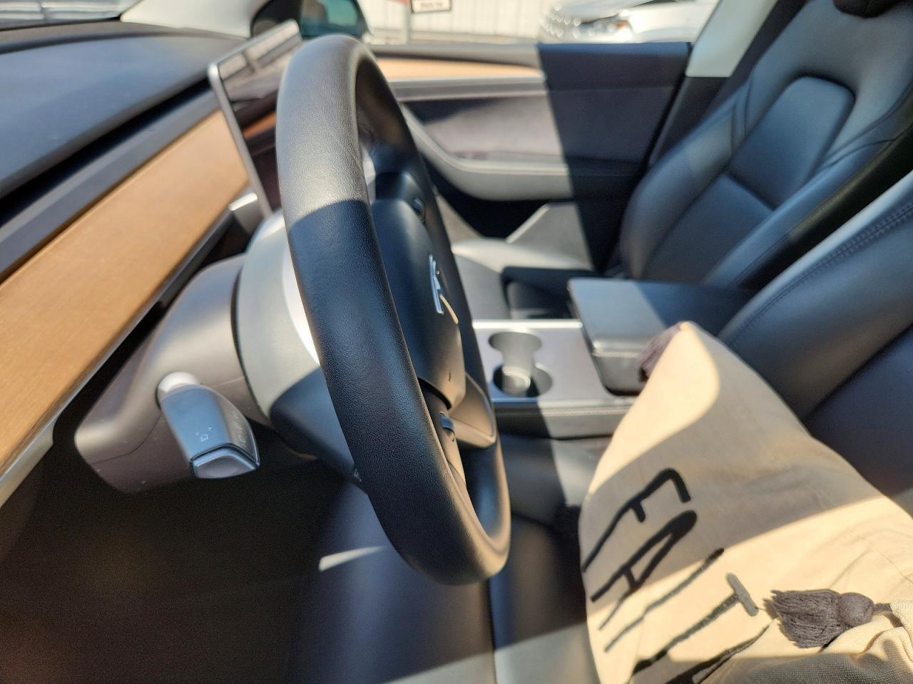 2023 Tesla Model Y - zdjęcie 9