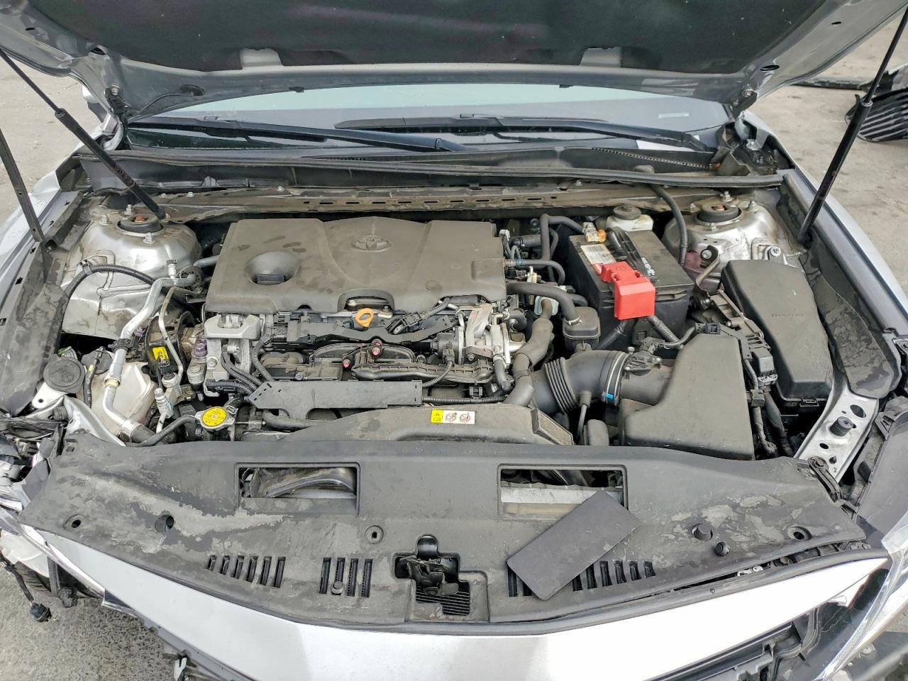 2020 Toyota Camry Le - zdjęcie 11