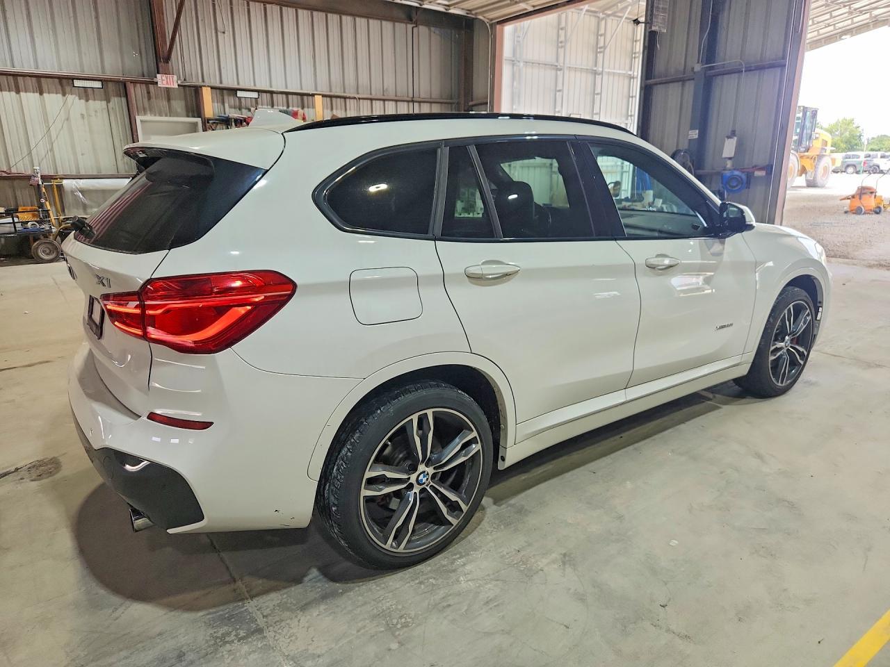 2016 BMW X1 xDrive28I - zdjęcie 3