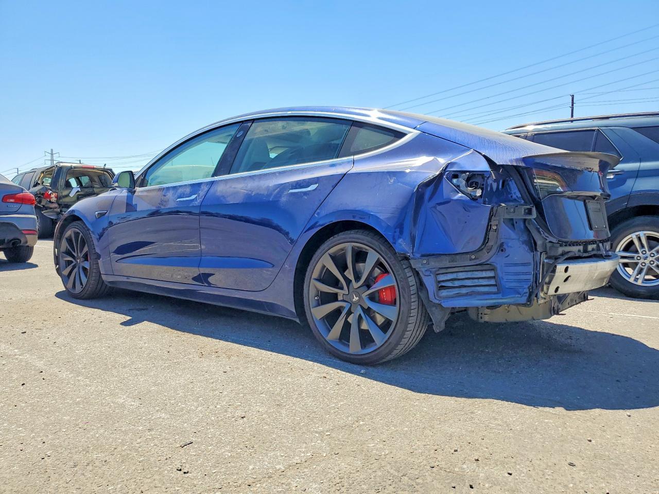 2020 Tesla Model 3 - zdjęcie 2