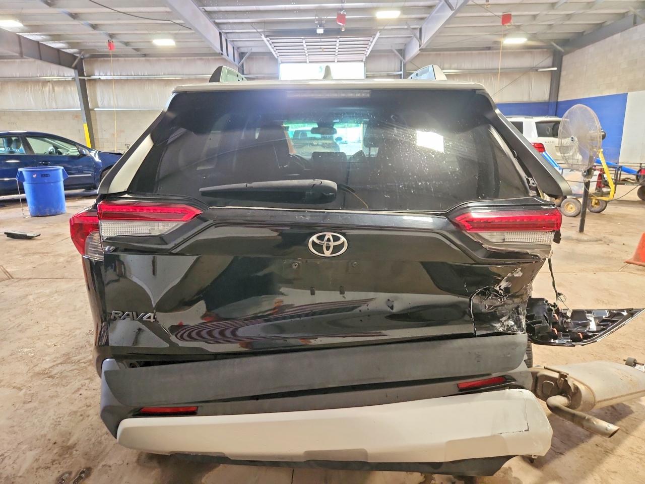 2019 Toyota Rav4 Adventure - zdjęcie 6