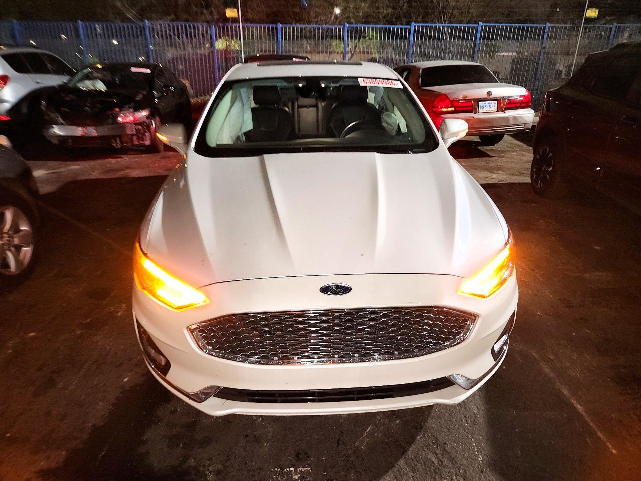 2019 Ford Fusion Titanium - zdjęcie 5