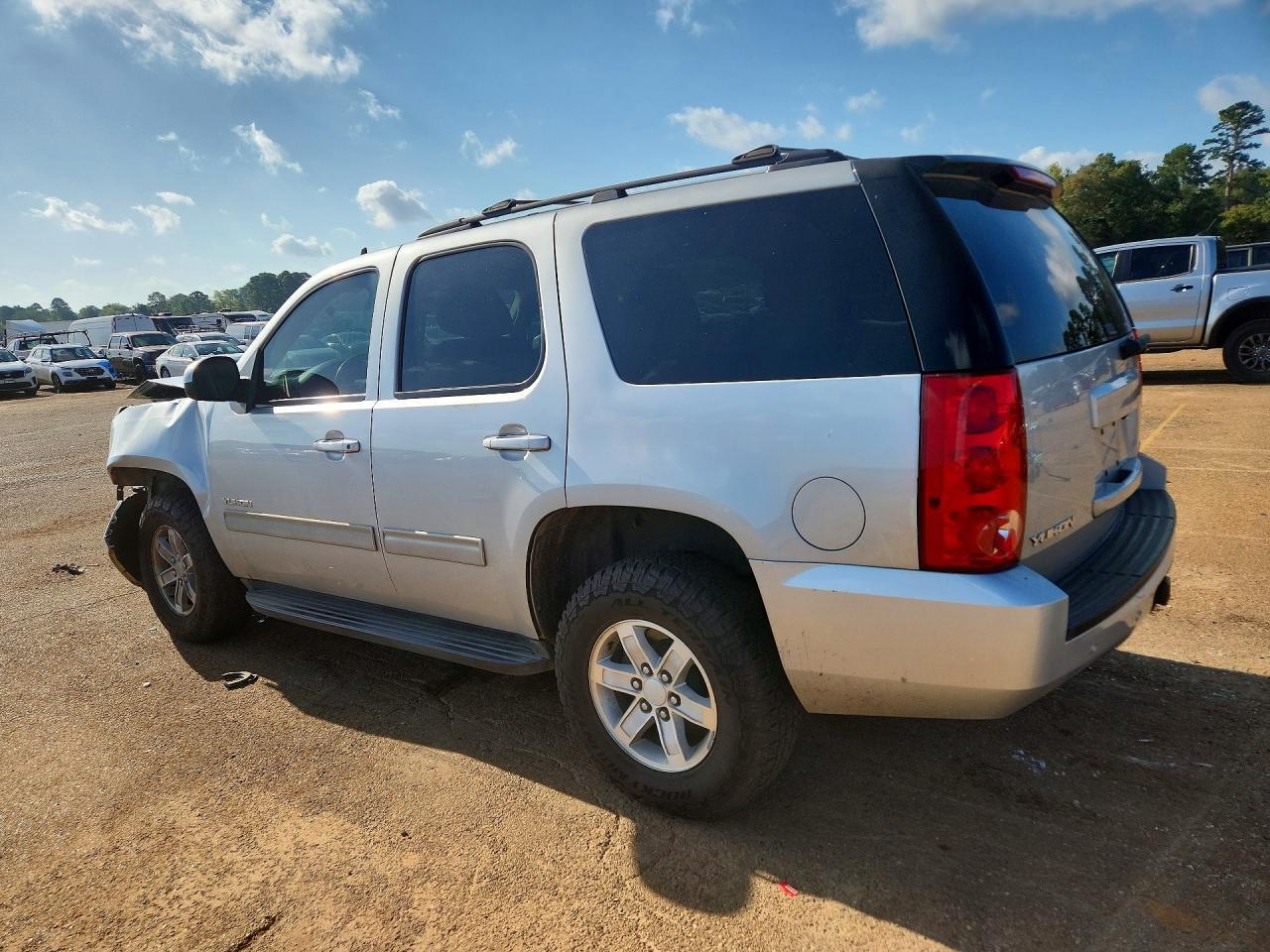2013 GMC Yukon Sle - zdjęcie 2