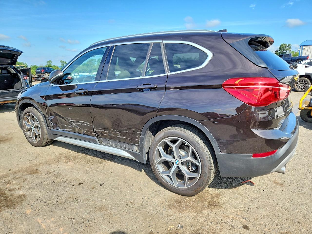 2018 BMW X1 xDrive28I - zdjęcie 2