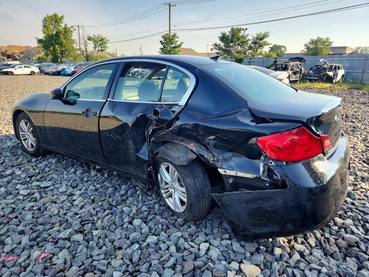 2015 Infiniti Q40 Base - zdjęcie 2