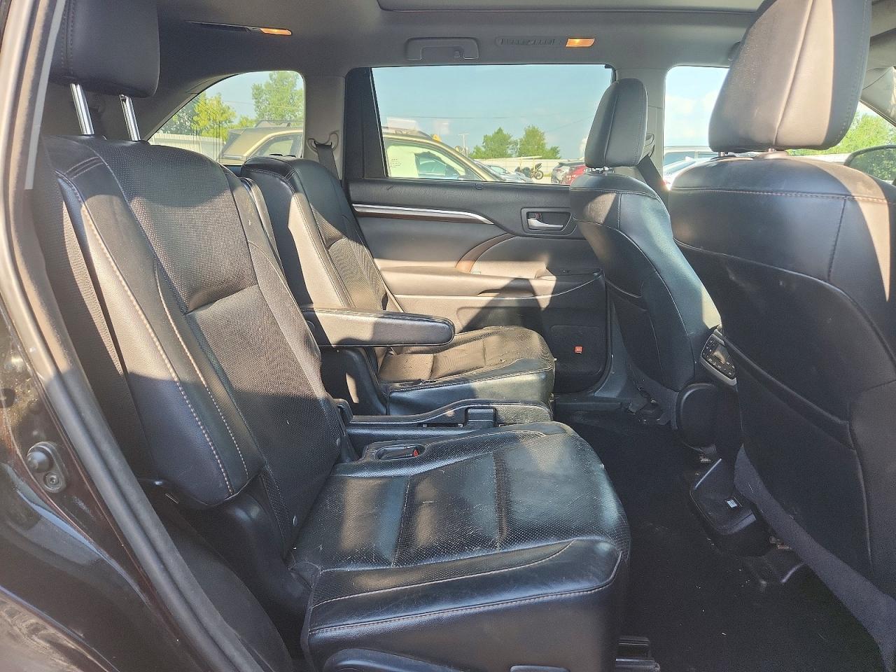2015 Toyota Highlander Limited Platinum - zdjęcie 11