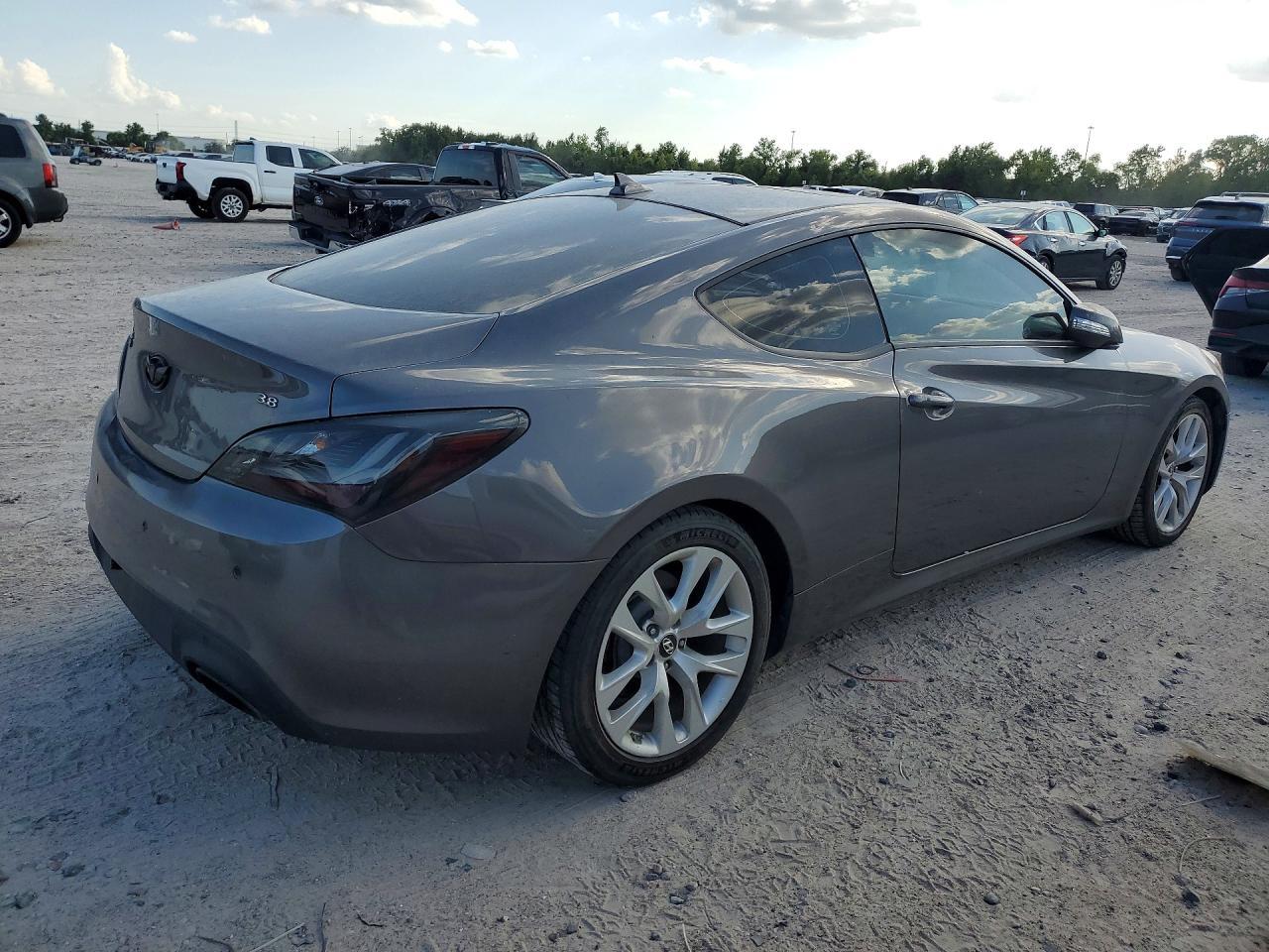 2013 Hyundai Genesis Coupe 3.8 Grand Touring - zdjęcie 3