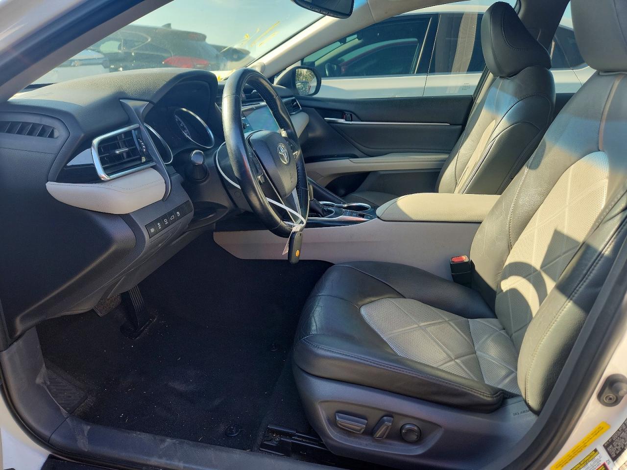 2018 Toyota Camry Xle - zdjęcie 7