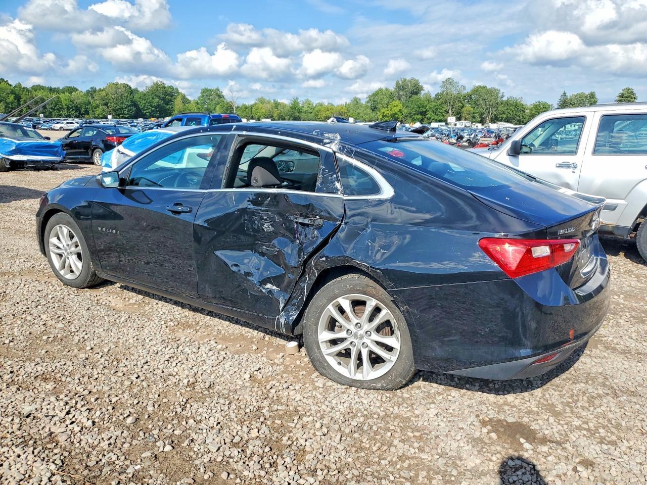 2018 Chevrolet Malibu Lt - zdjęcie 2