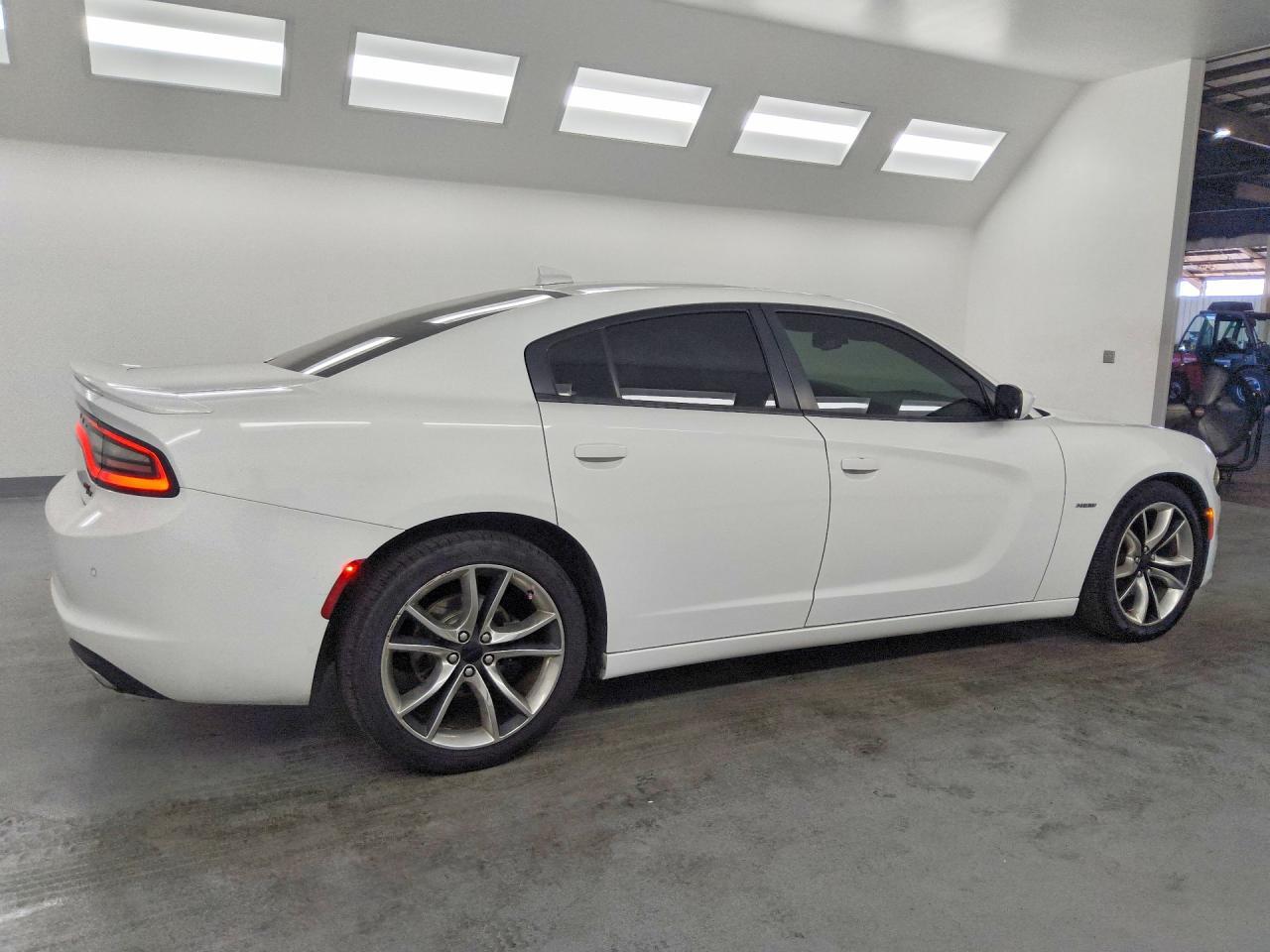 2015 Dodge Charger R/T - zdjęcie 3