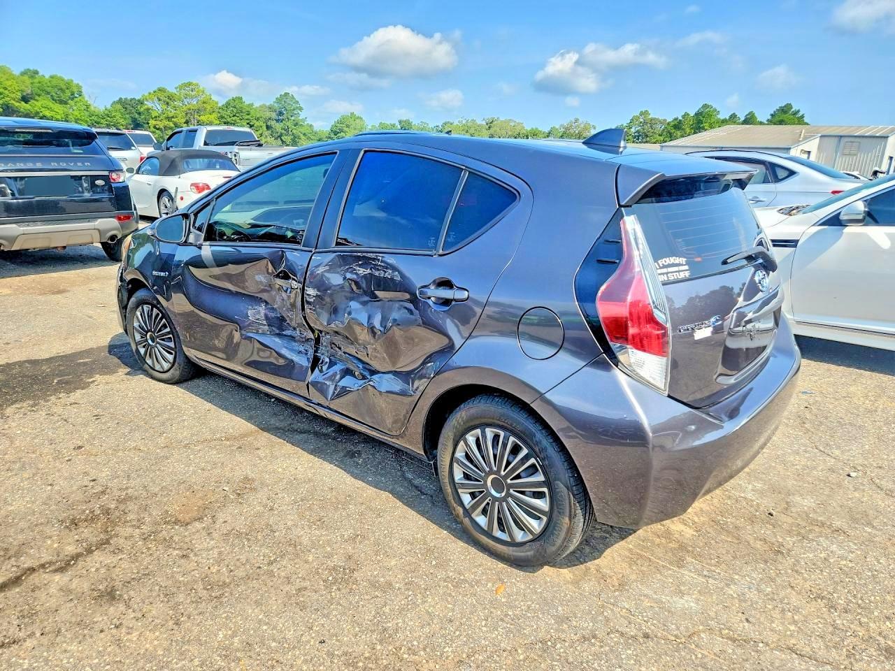 2016 Toyota Prius C Two - zdjęcie 2