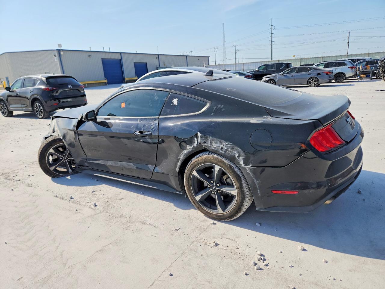 2021 Ford Mustang - zdjęcie 2